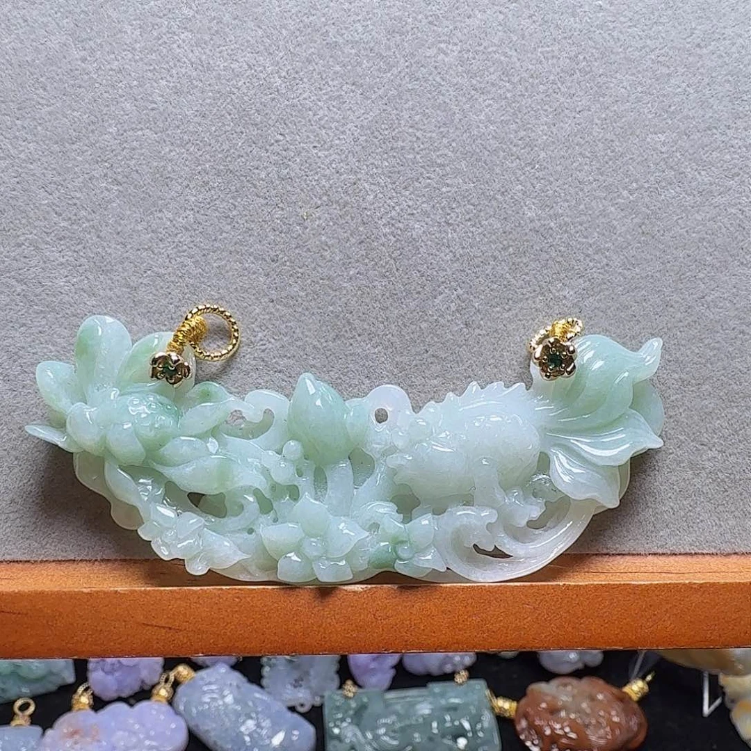 吊坠(赠链)未镶嵌翡翠