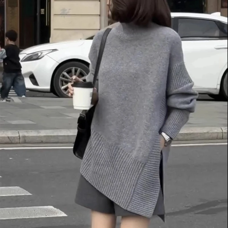 高端网红爆款时尚两件套女2024秋冬新款不规则开叉高领毛衣+短裤