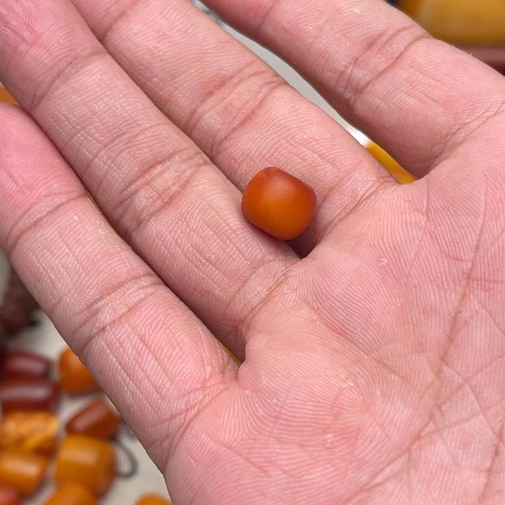 *****琥珀未镶嵌裸石蜜蜡墩子