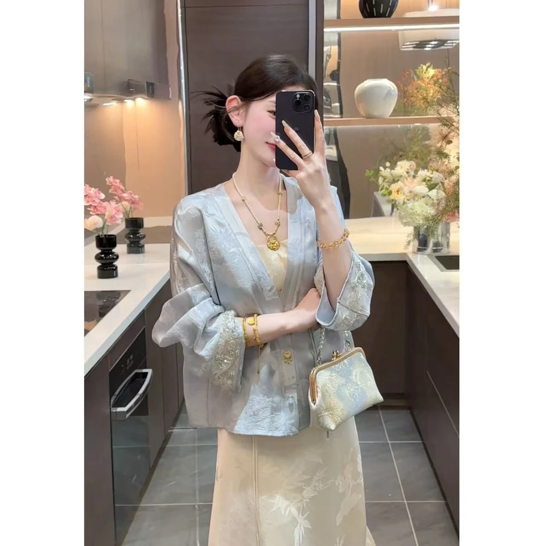 窈窕2025新款气质复古刺绣提花短显瘦国风时尚设计感小众网红