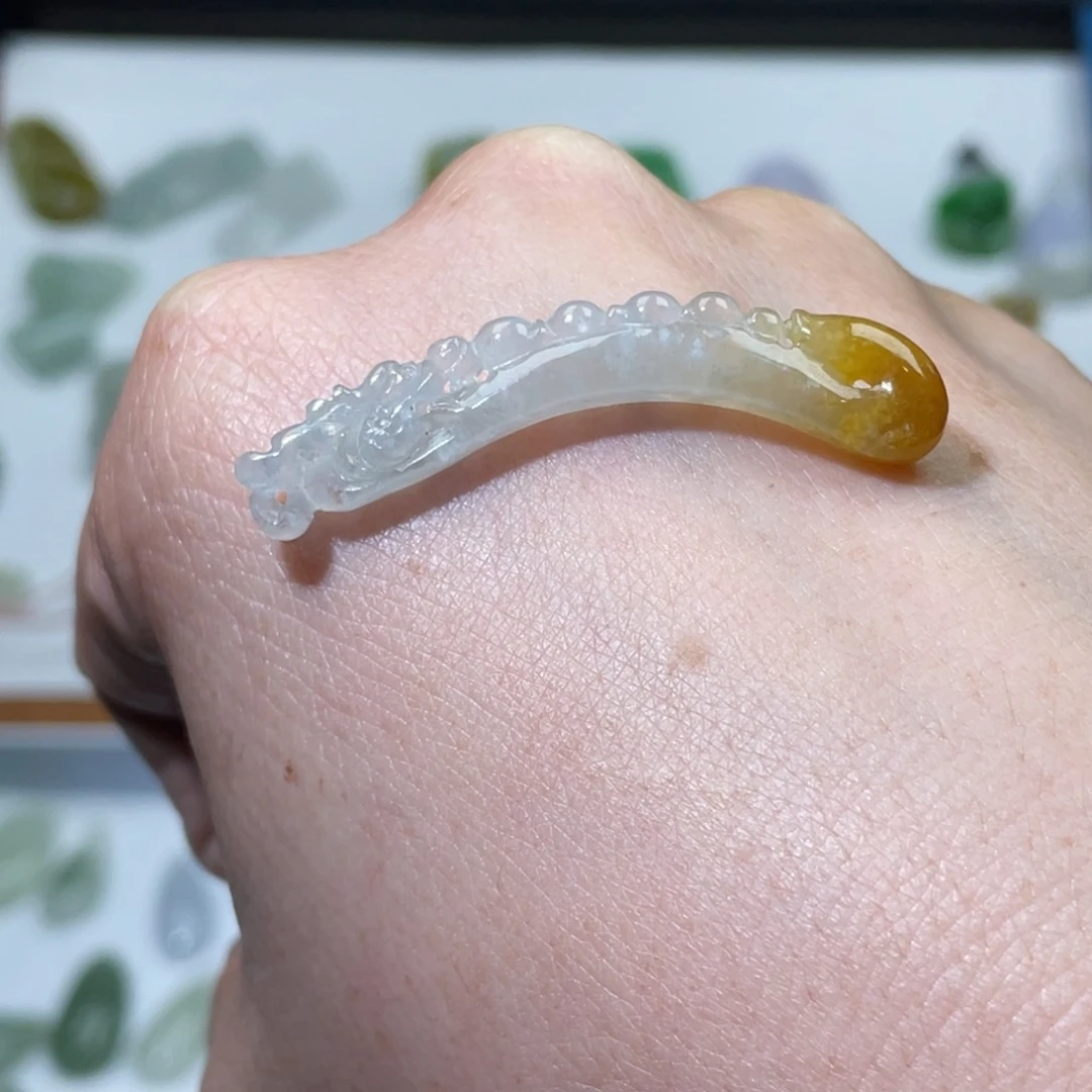 颈饰未镶嵌翡翠龙