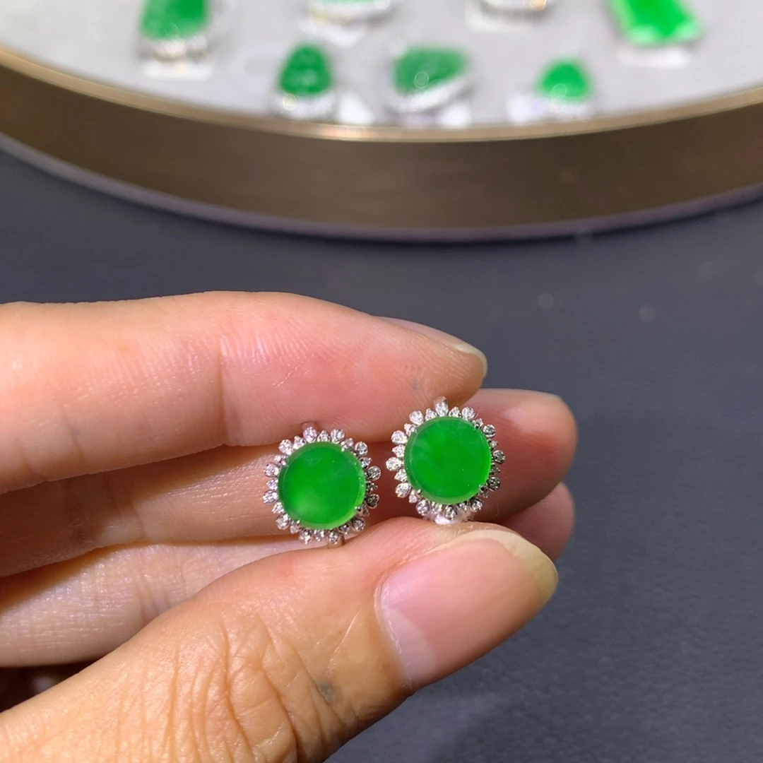 翡翠18K金镶嵌耳饰翡翠