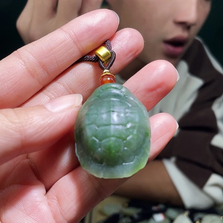 和田玉未镶嵌颈饰多样性