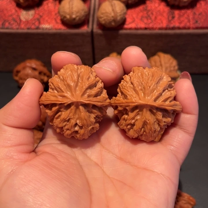 文玩核桃吊坠苹果园