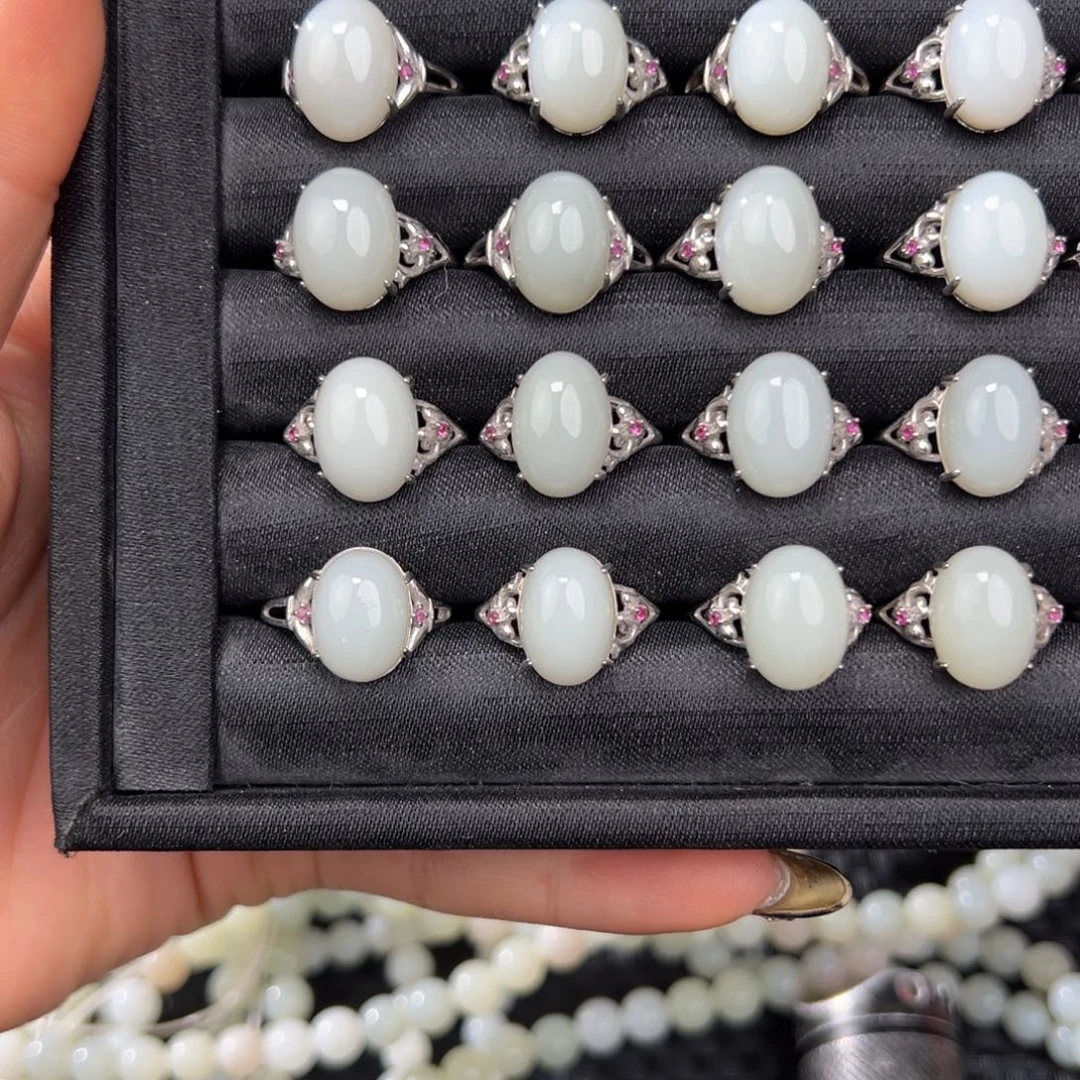 和田玉足银镶嵌戒指