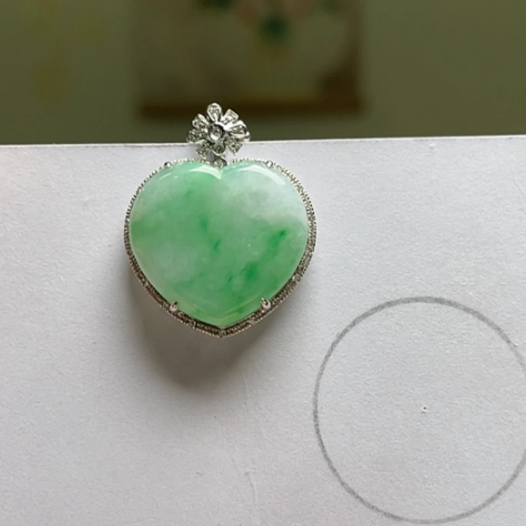 【闪购商品】吊坠(不含链)18K金镶嵌翡翠