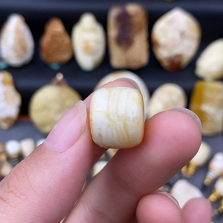 琥珀未镶嵌裸石15虎皮