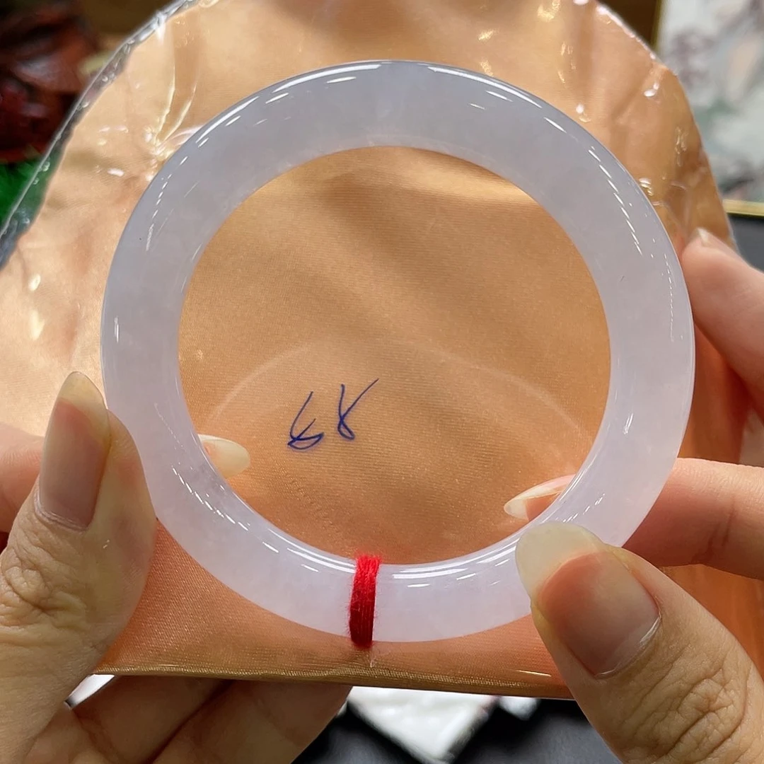 翡翠手镯未镶嵌翡翠手镯