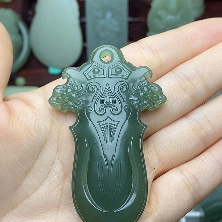 和田玉未镶嵌颈饰