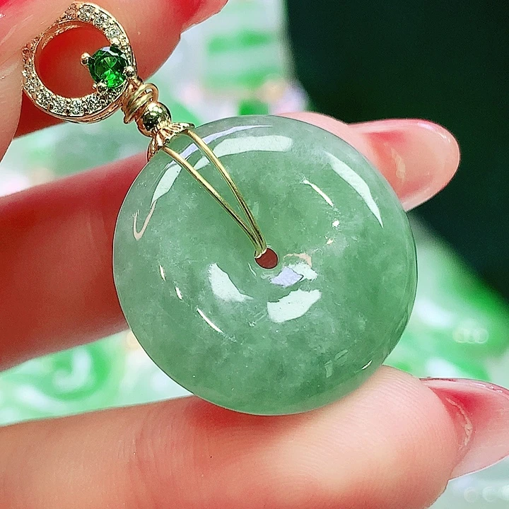 翡翠未镶嵌项圈翡翠