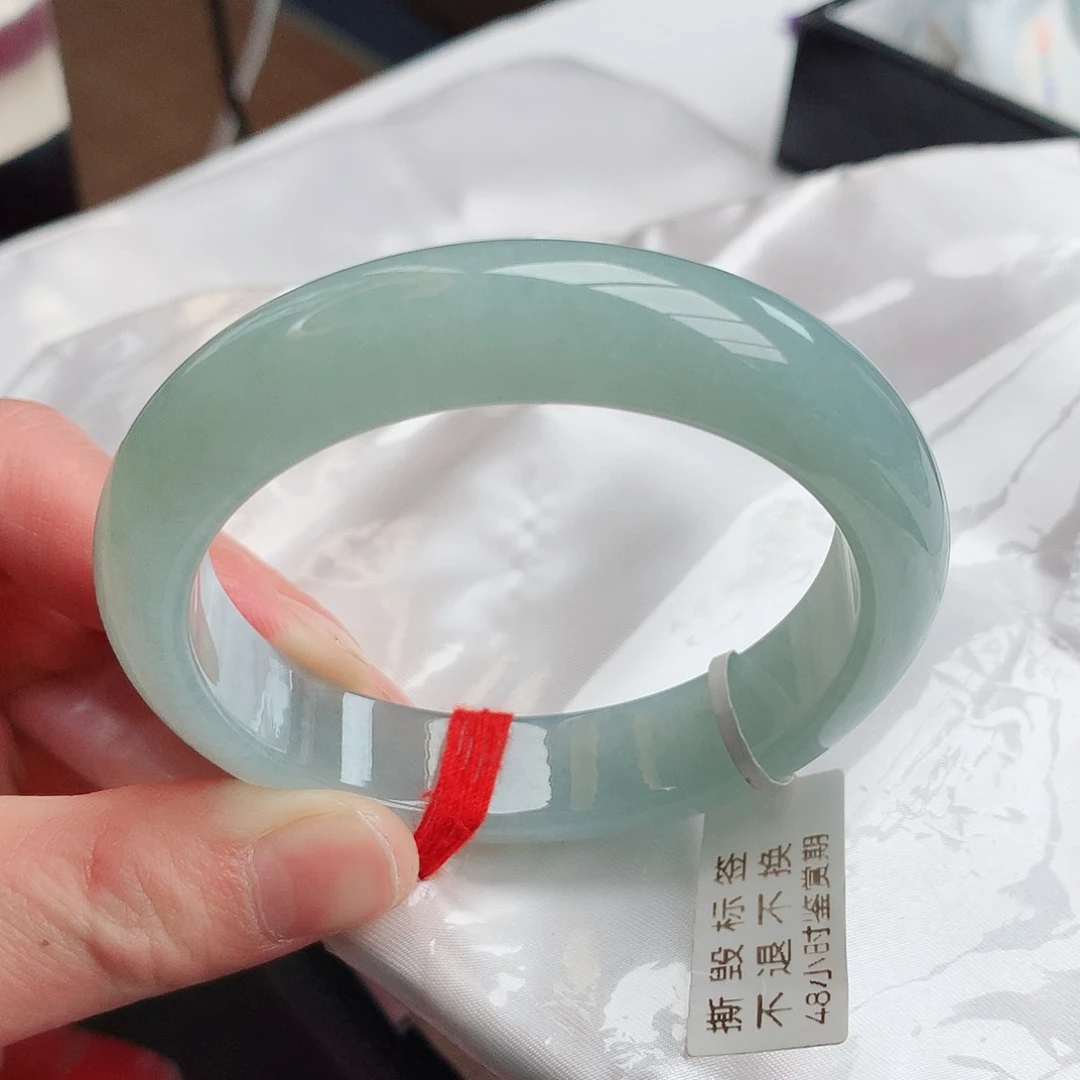 翡翠手镯未镶嵌天然翡翠A货