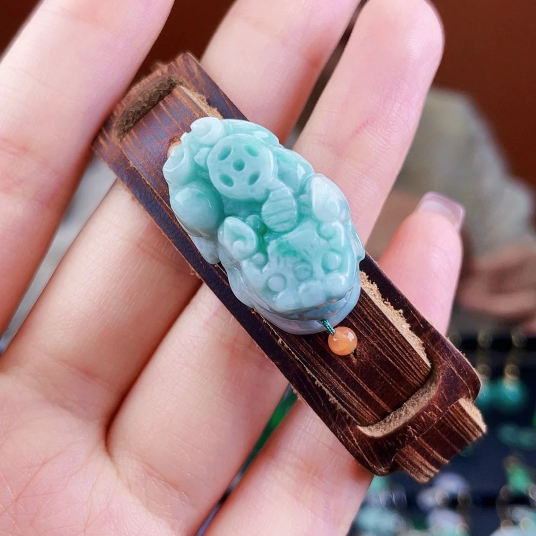 翡翠手镯未镶嵌饰品