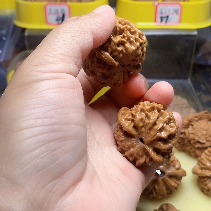 文玩核桃吊坠无**玄月