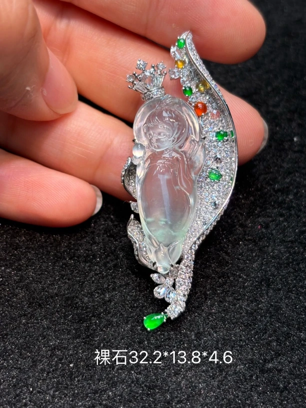 天然缅甸翡翠A货18k金镶嵌玻璃种天使公主吊坠