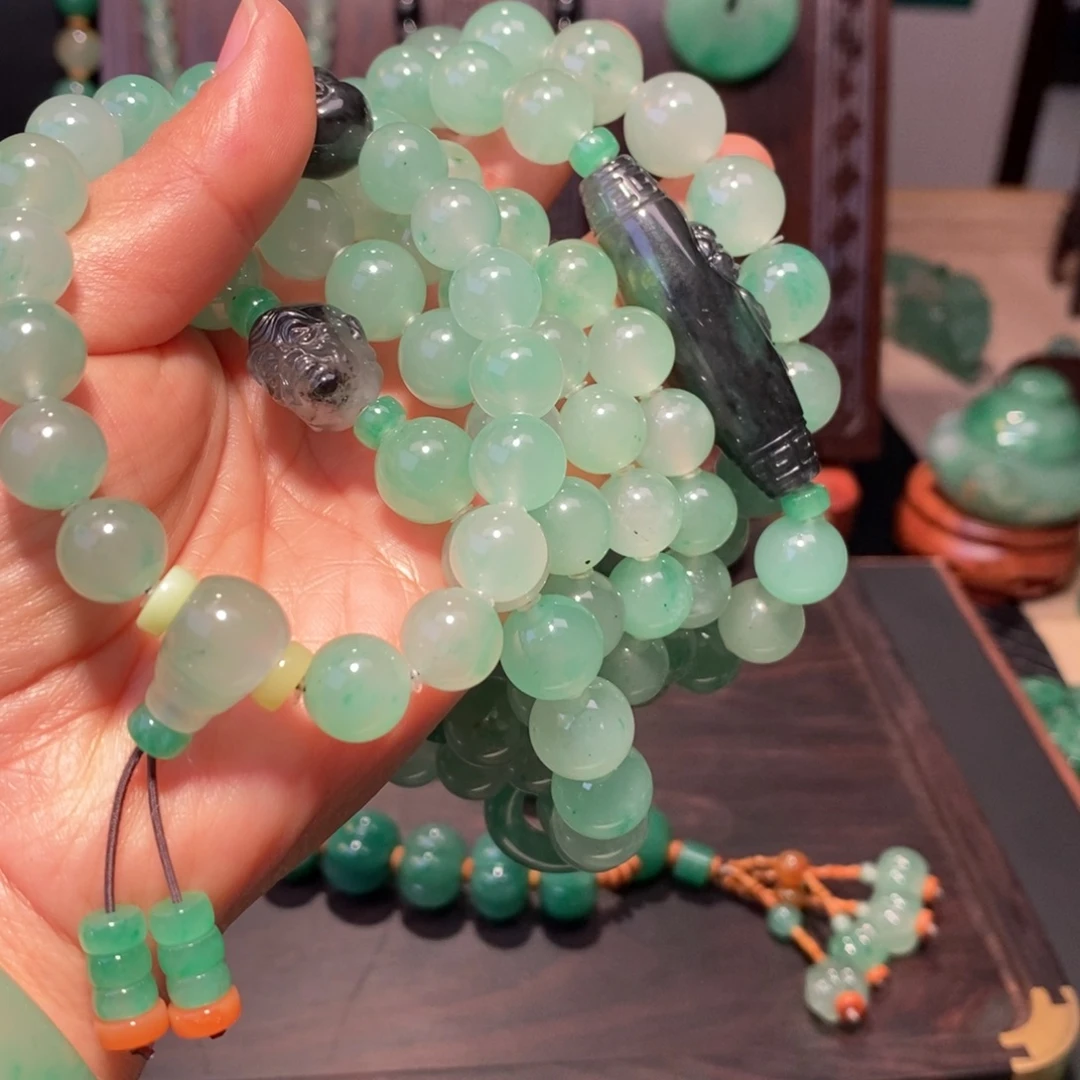 z***s石英质玉（非洲翠）未镶嵌串