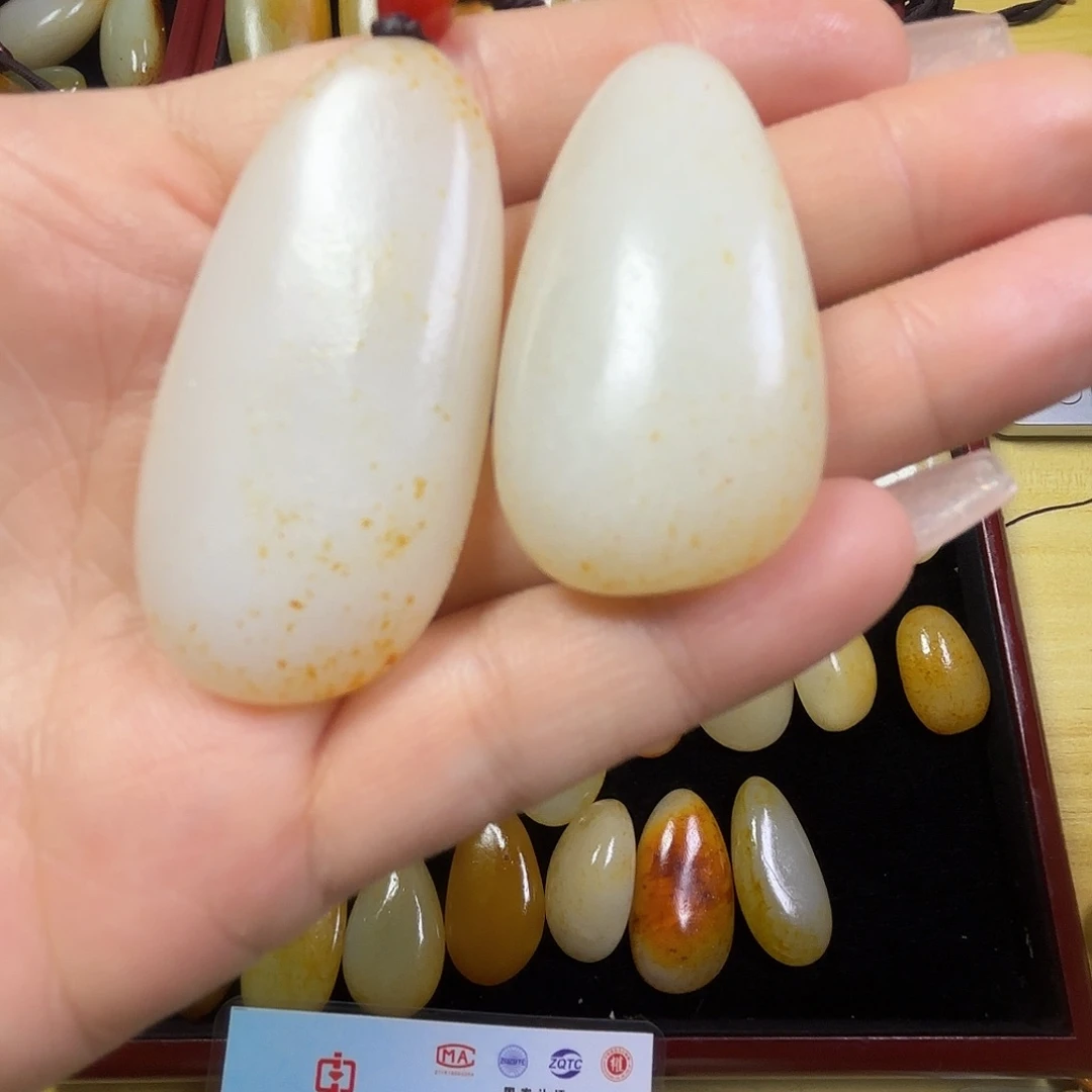和田玉未镶嵌颈饰奉*