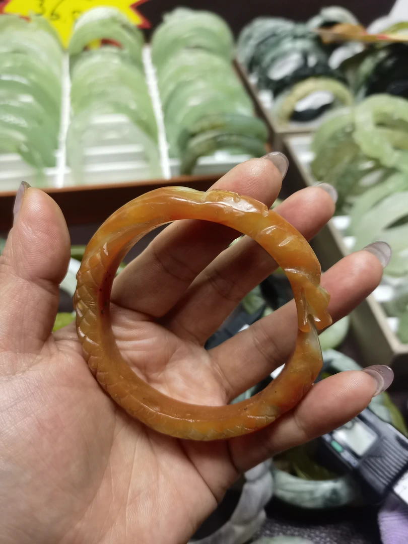岫玉花玉雕工手镯