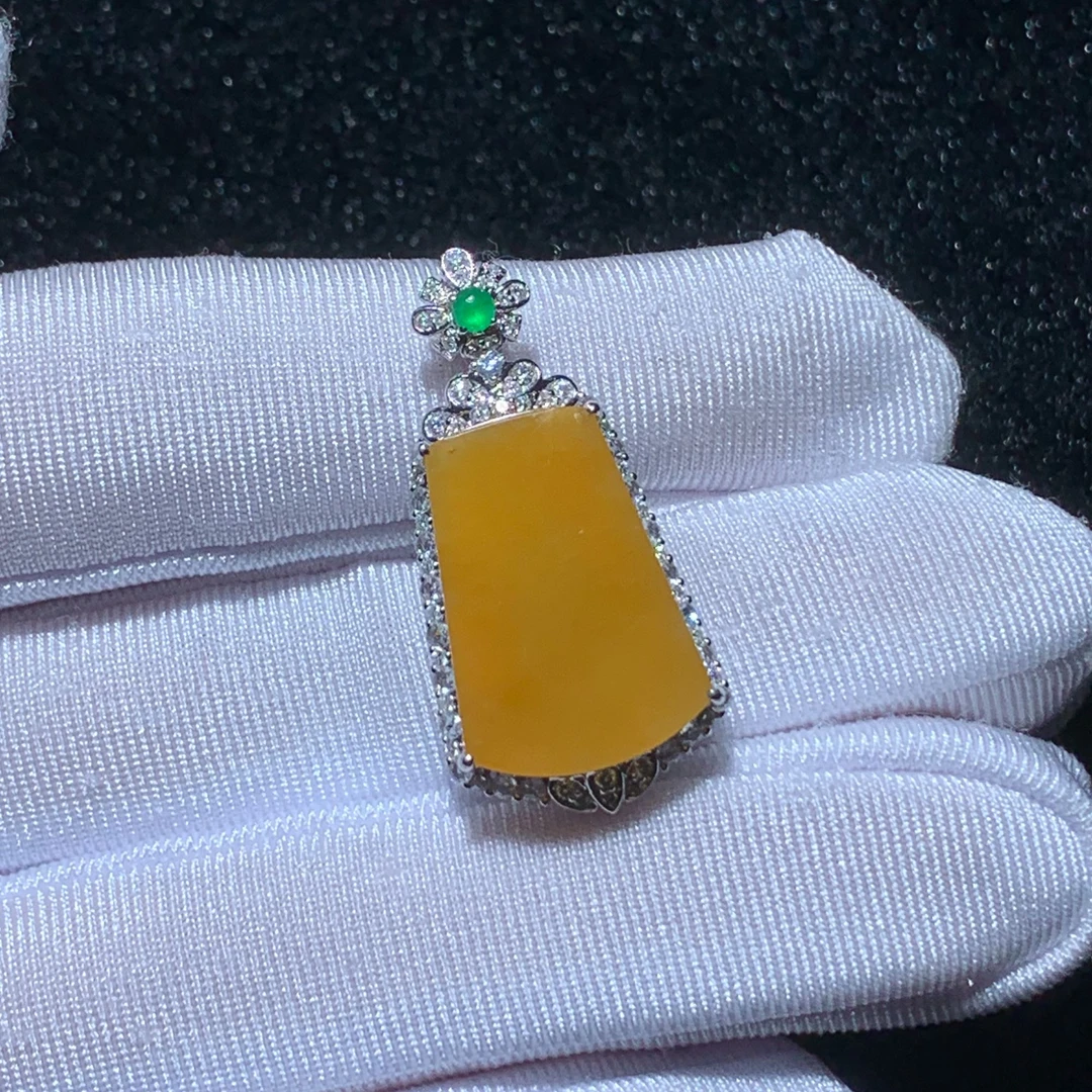 ZY-0606-7-09 天然缅甸翡翠A货 18K金无事牌吊坠