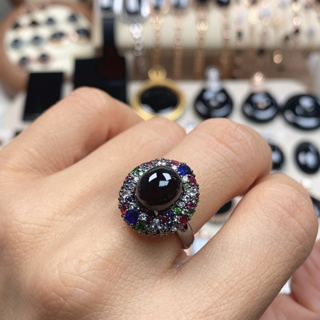 翡翠18K金镶嵌戒指