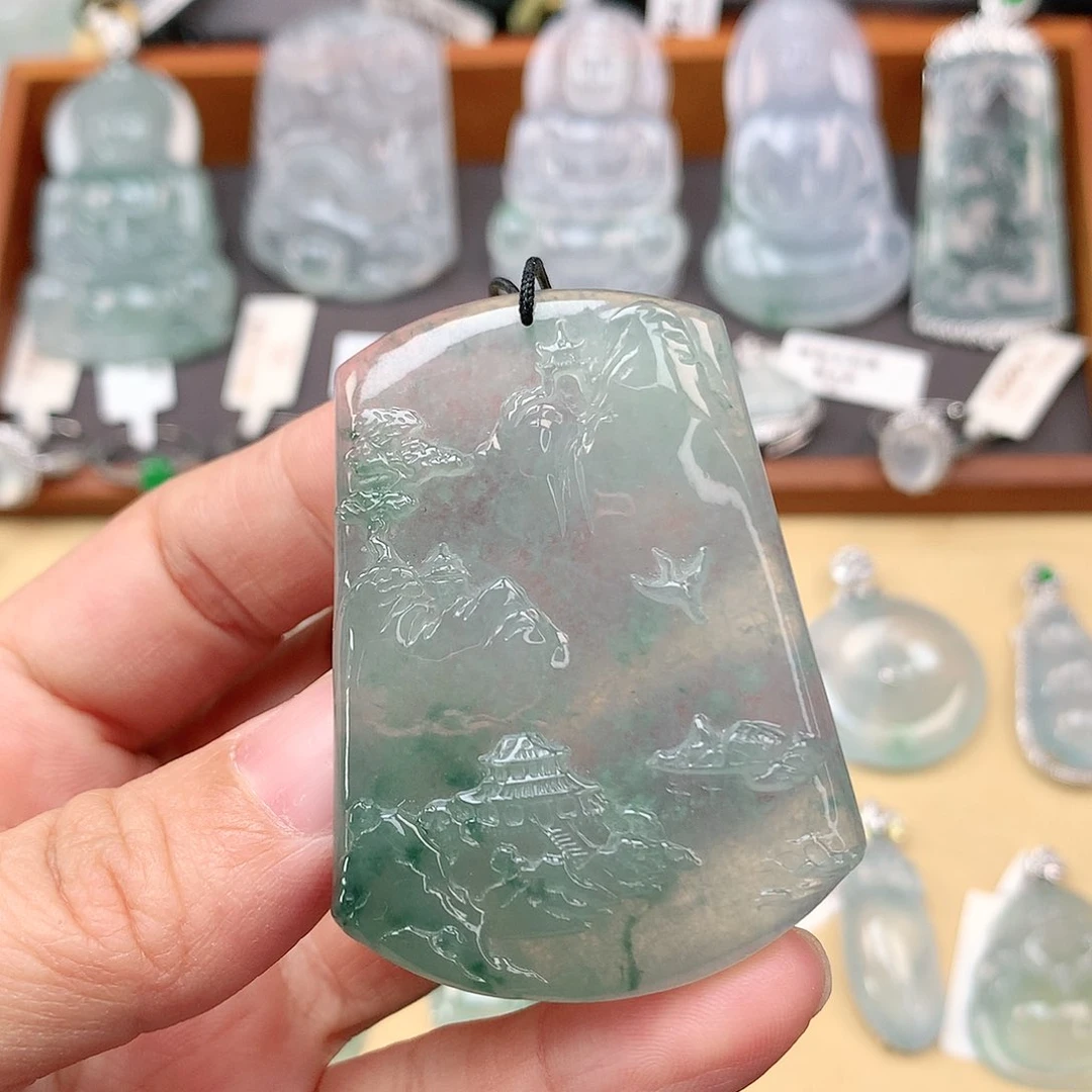 翡翠颈饰未镶嵌山水牌