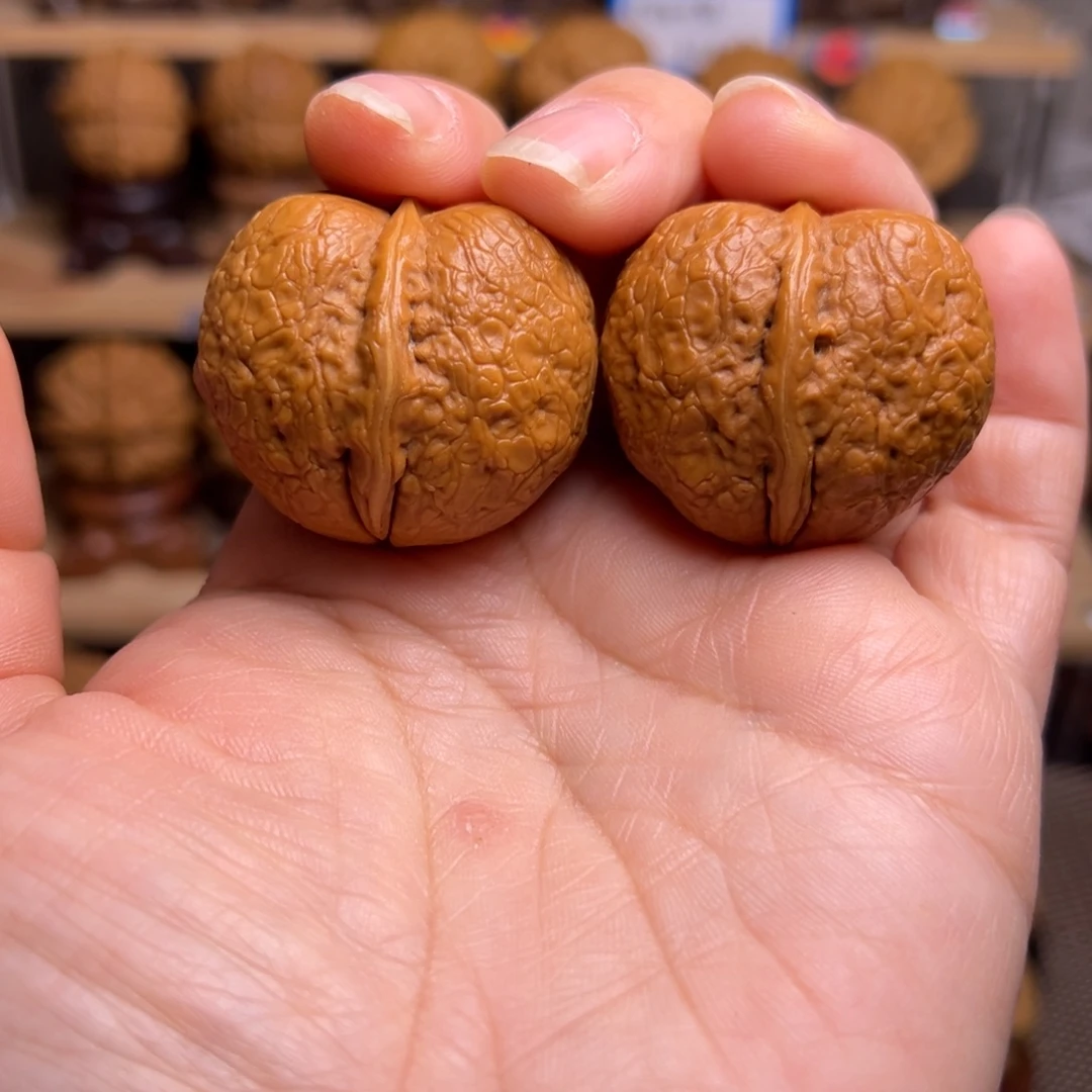 文玩核桃把件75w峭壁元宝36尺