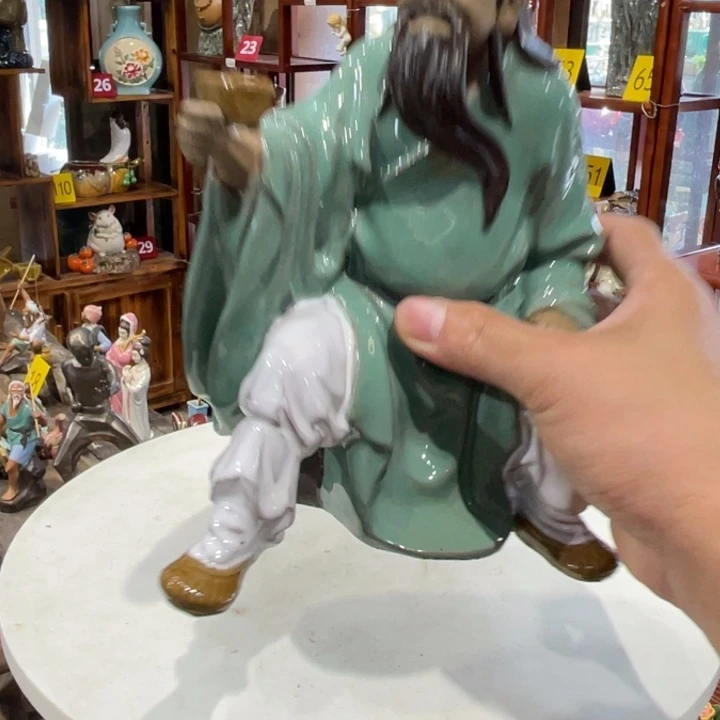 石湾公仔衬托盆景