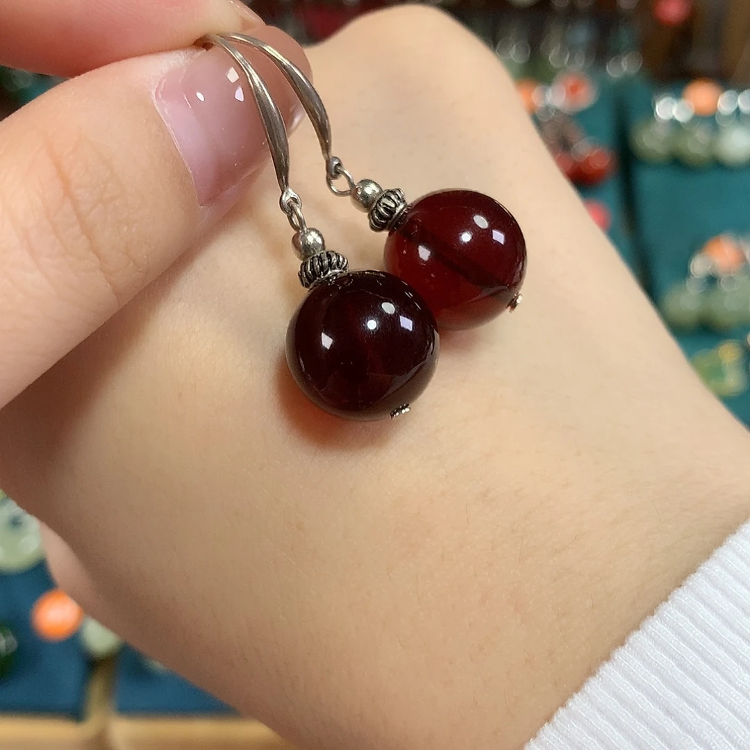 血珀银S925镶嵌耳饰卡13左右