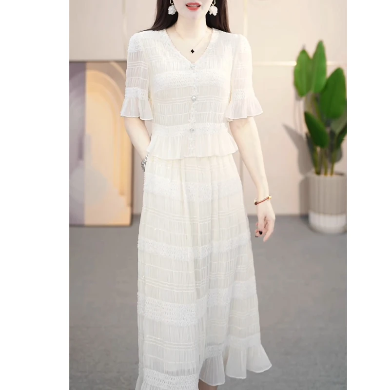 高端气质假两件连衣裙女2025夏季新款时尚显瘦V领褶皱木耳边裙子