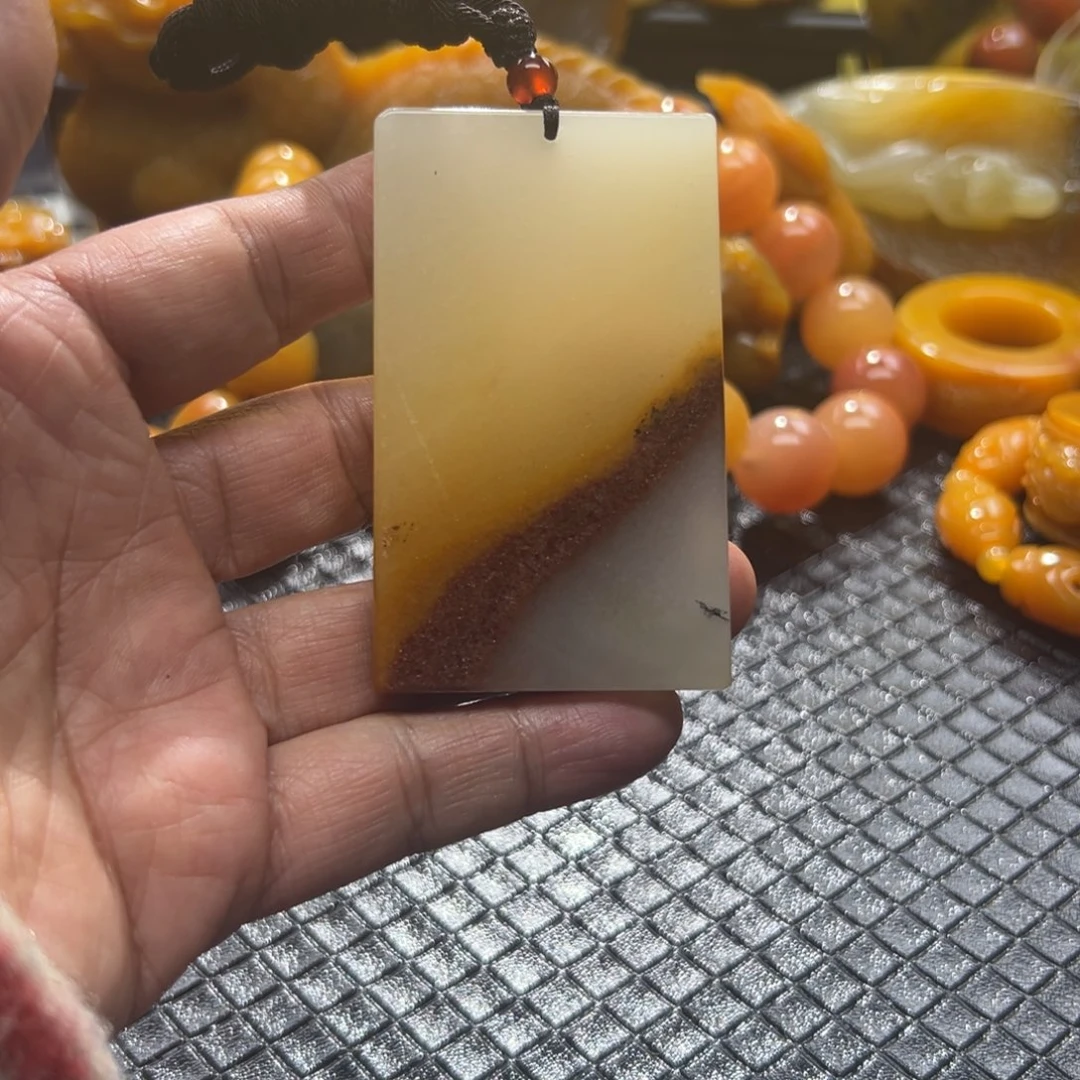 石英质玉未镶嵌颈饰