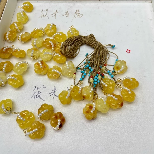 18mm五瓣花蜜蜡项链（多样性发）J187 JRF