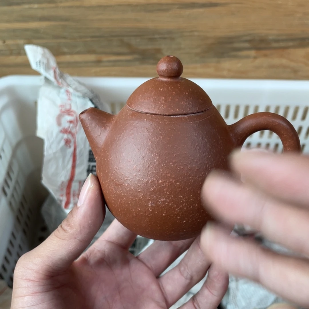 茶壶紫砂老厂紫砂壶一件。