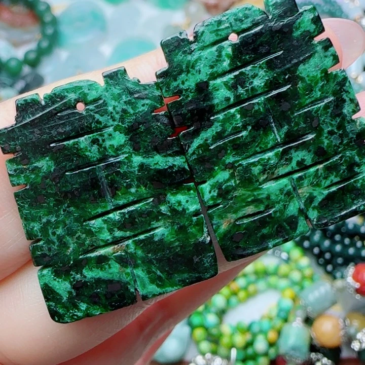 翡翠未镶嵌颈饰天然A货30