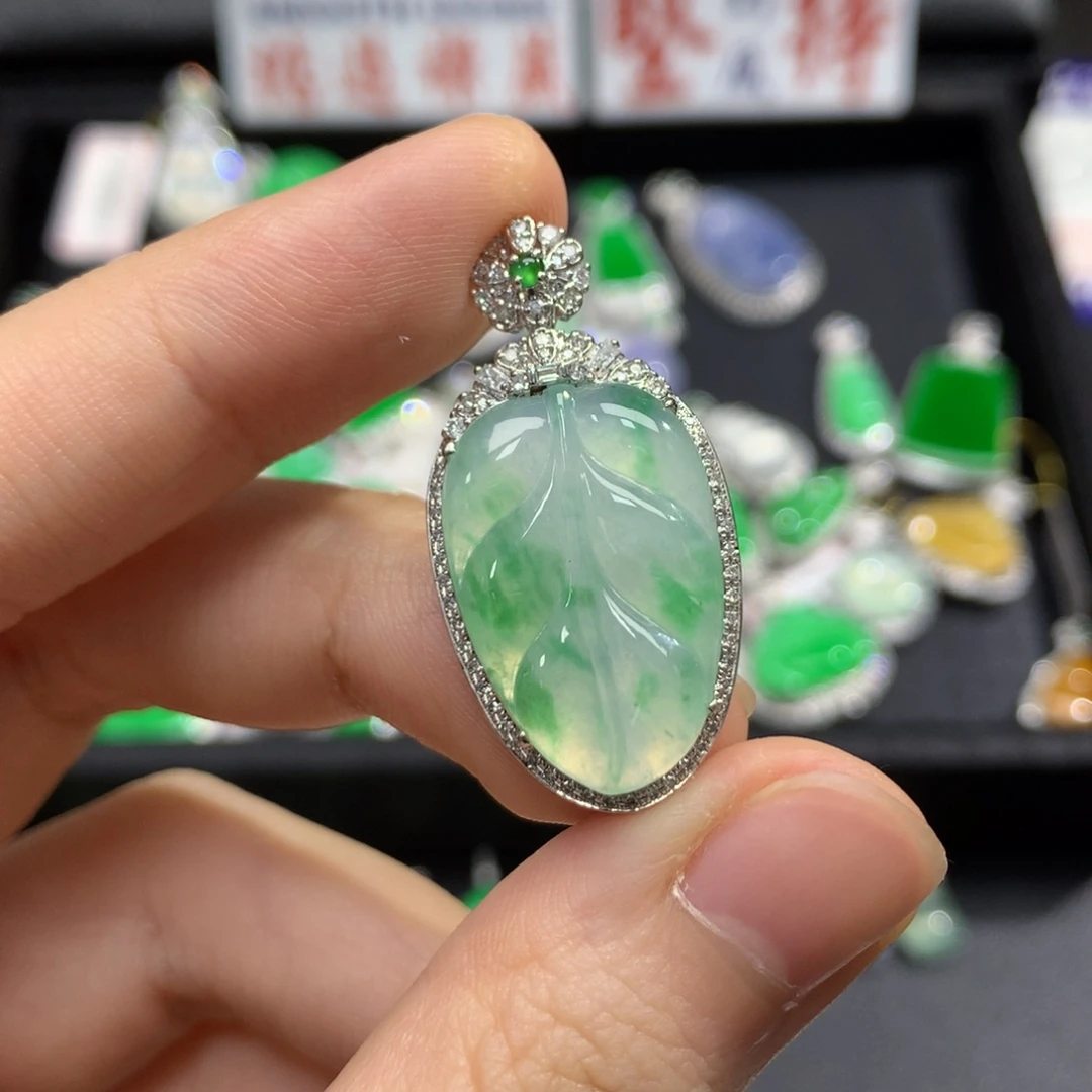 吊坠(不含链)18K金镶嵌翡翠
