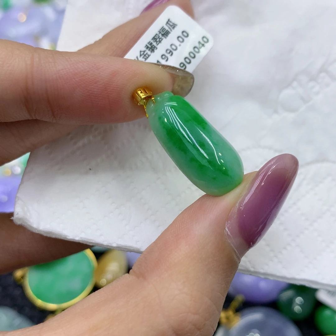 翡翠18K金镶嵌颈饰