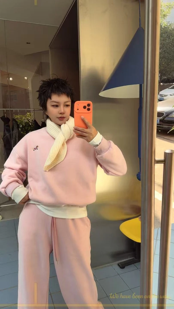 【济州岛】腊肠狗刺绣圆领加绒卫衣+卫裤套装