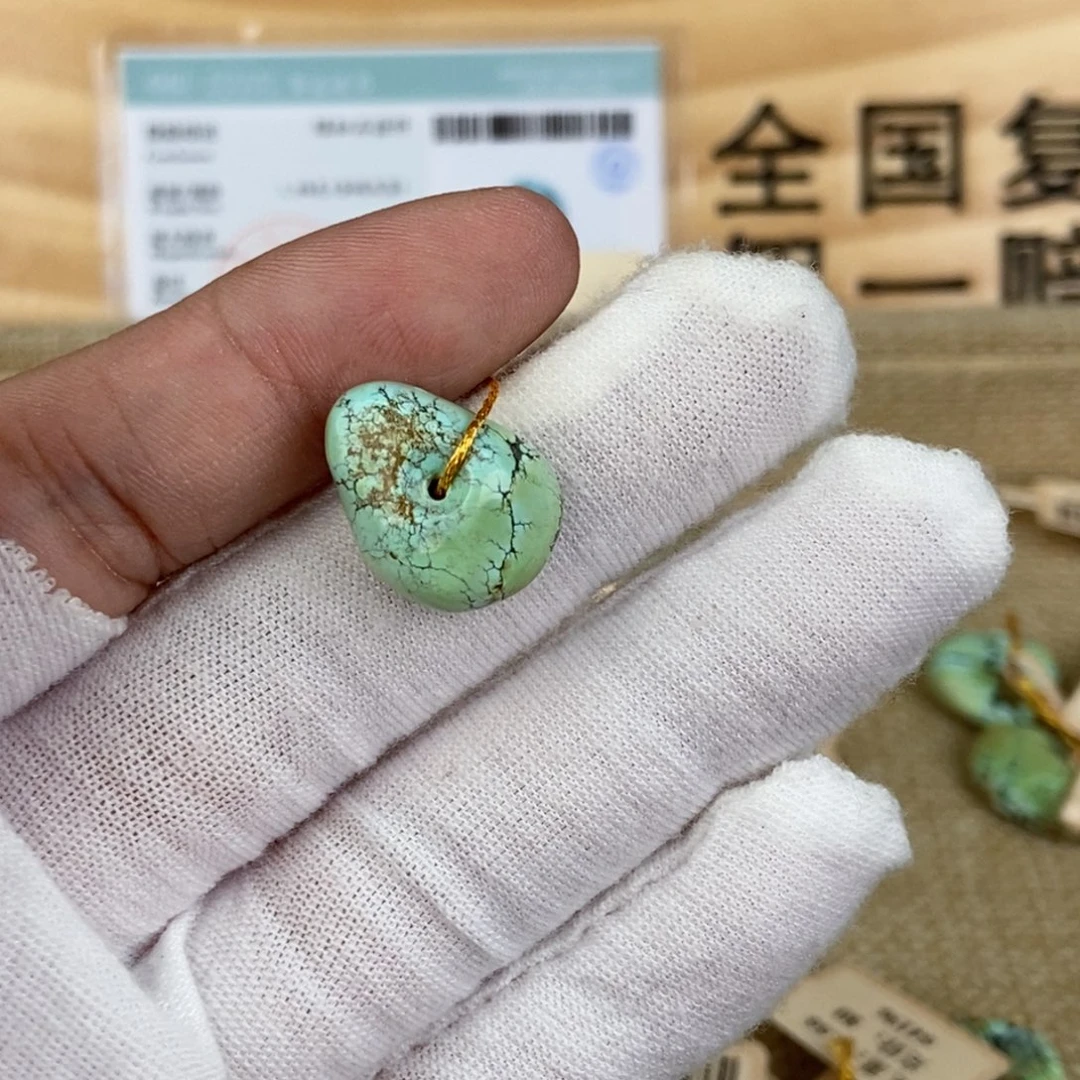 未镶嵌绿松石珠宝奇石