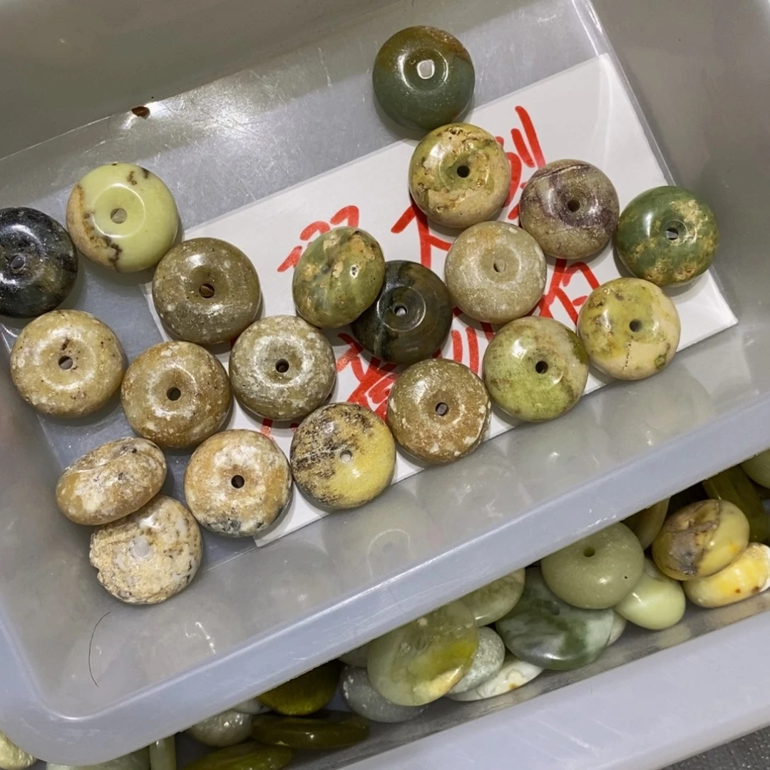 蛇纹石玉未镶嵌颈饰40