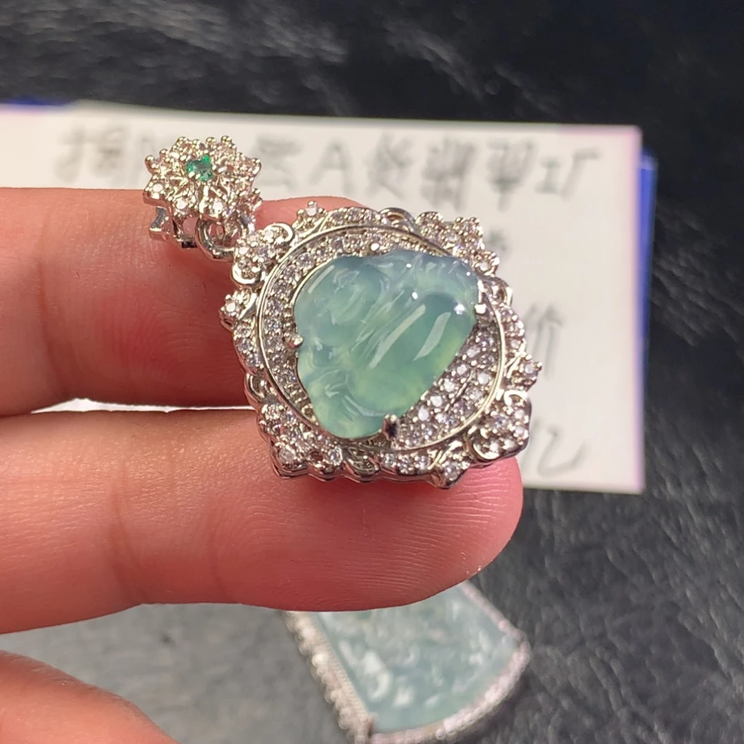 翡翠未镶嵌颈饰开盖佛公