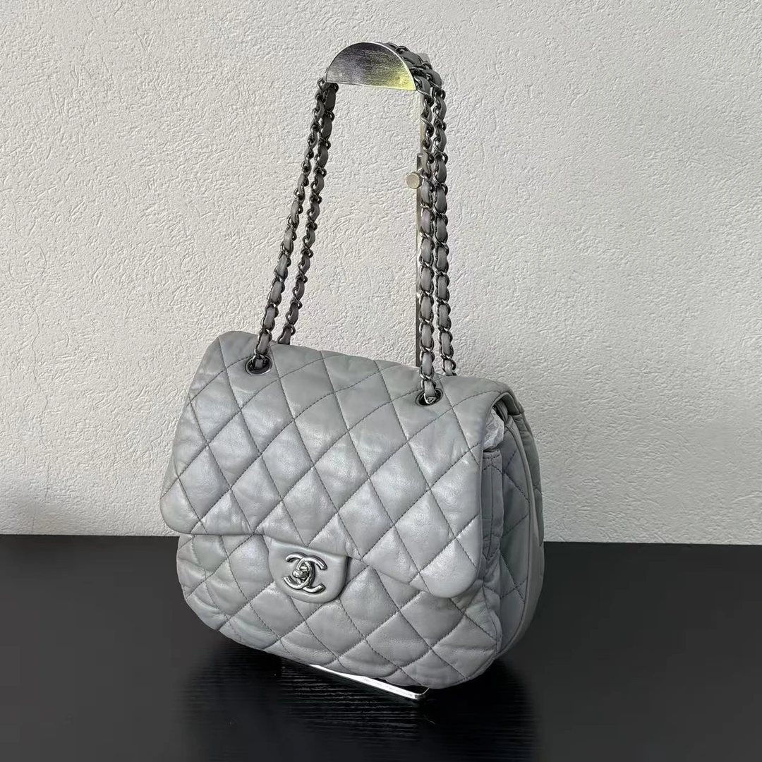 95新 Chanel/香奈儿 灰色菱格元宝单肩包 底长25 15开 2011年