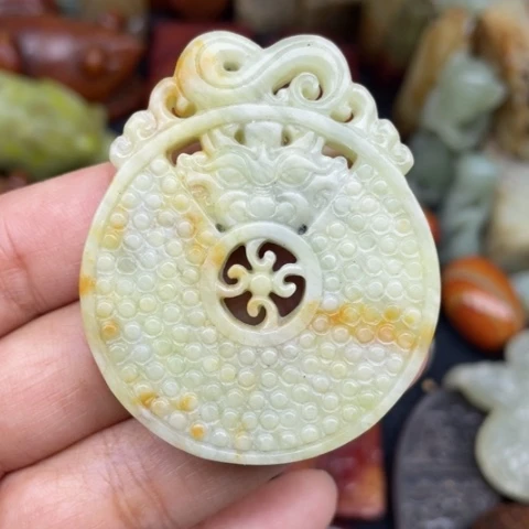 蛇纹石玉未镶嵌颈饰40