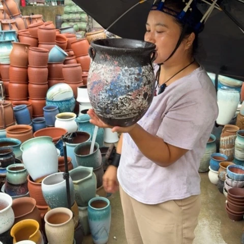 口19高24瑕疵一个盆子。