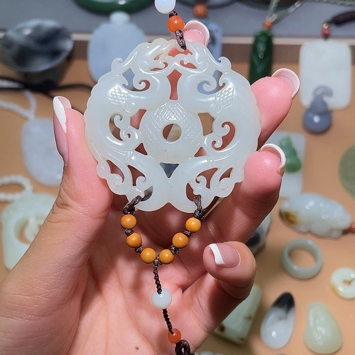 和田玉未镶嵌车挂