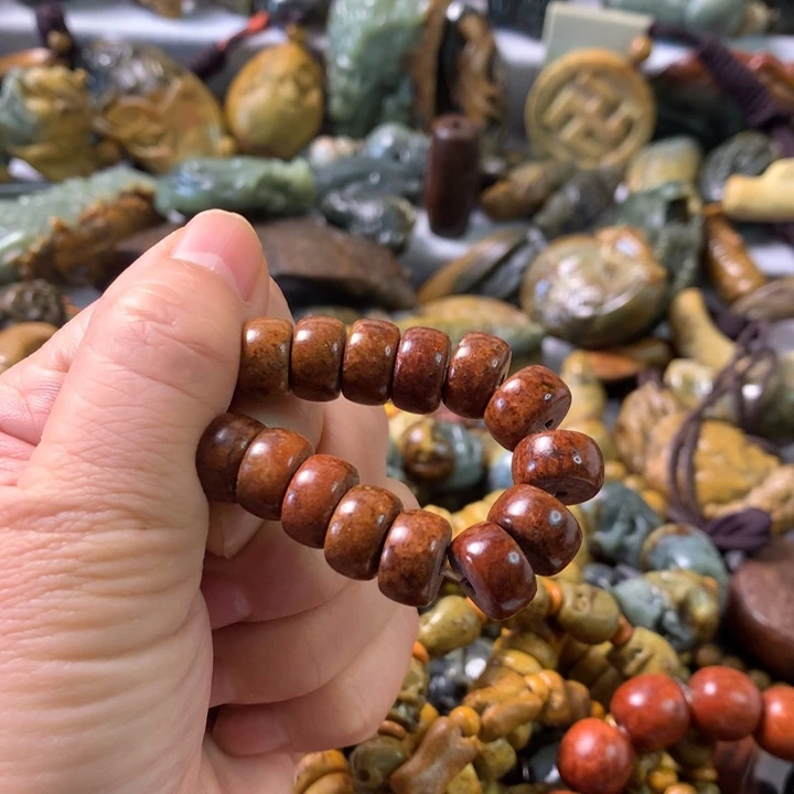 未镶嵌岫岩河磨玉（透闪石质玉）笔搁戒*