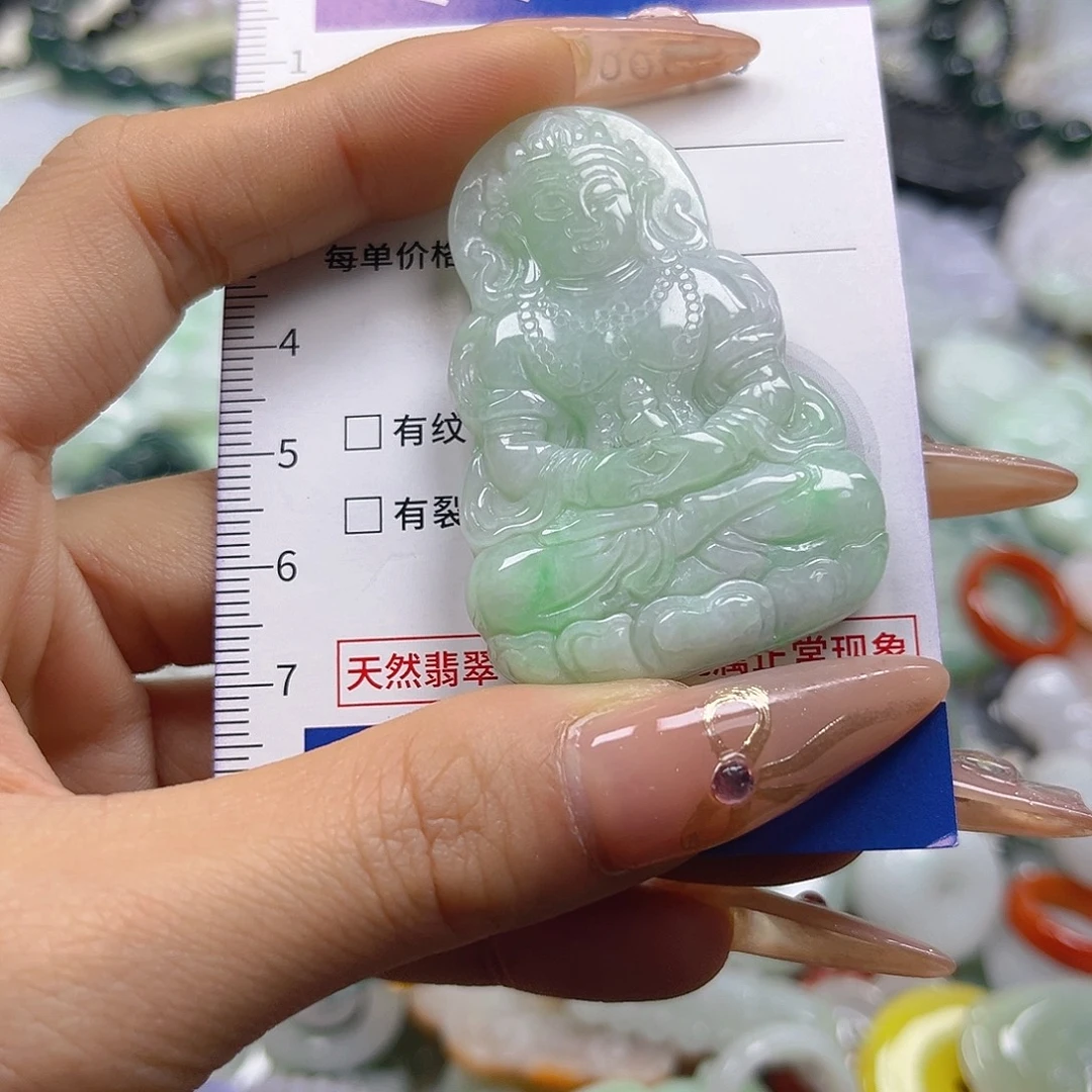 翡翠未镶嵌颈饰hhh