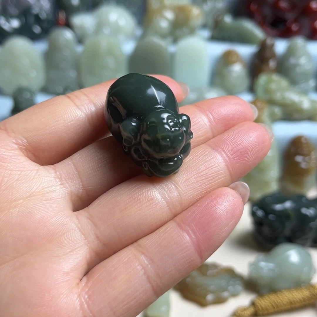 和田玉未镶嵌挂件