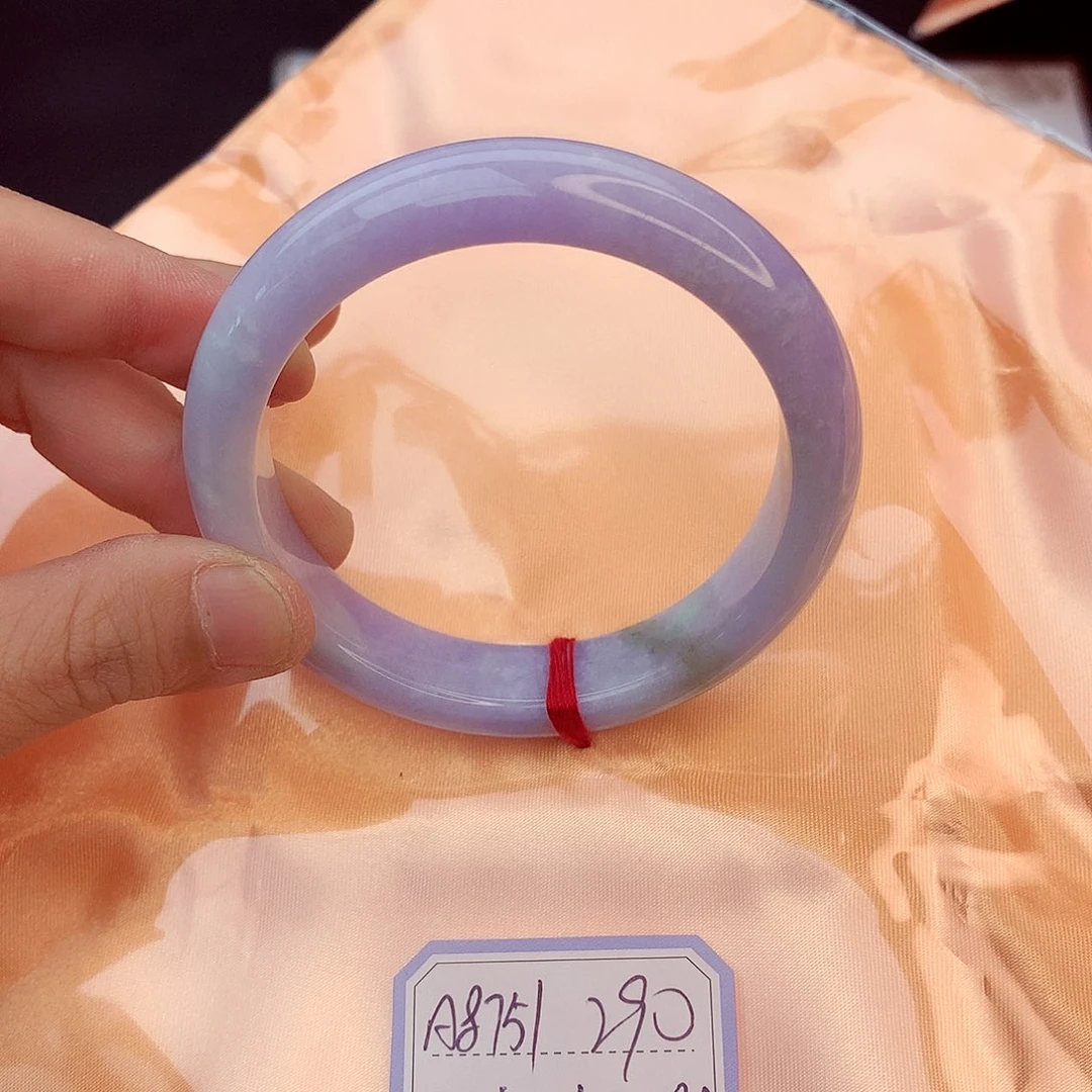 翡翠手镯未镶嵌翡翠
