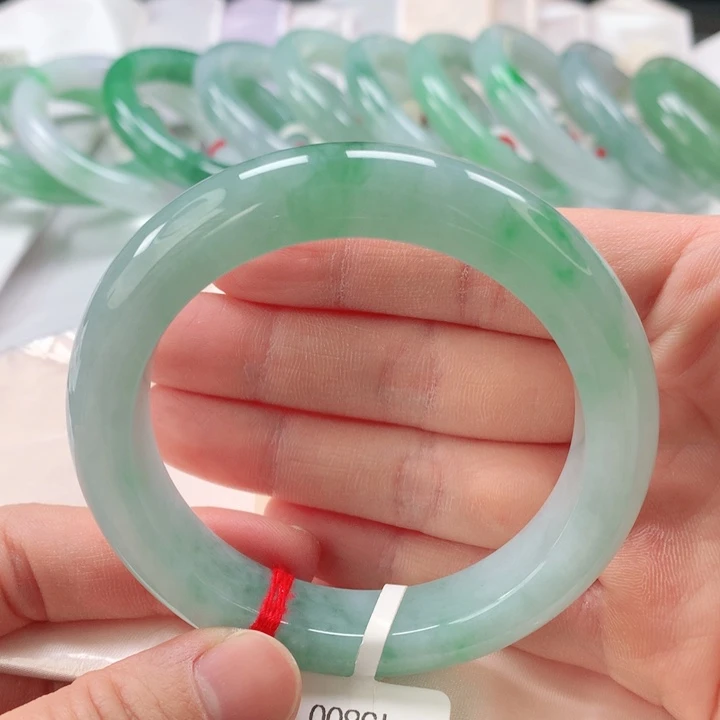 翡翠手镯未镶嵌缅甸A货翡翠手镯