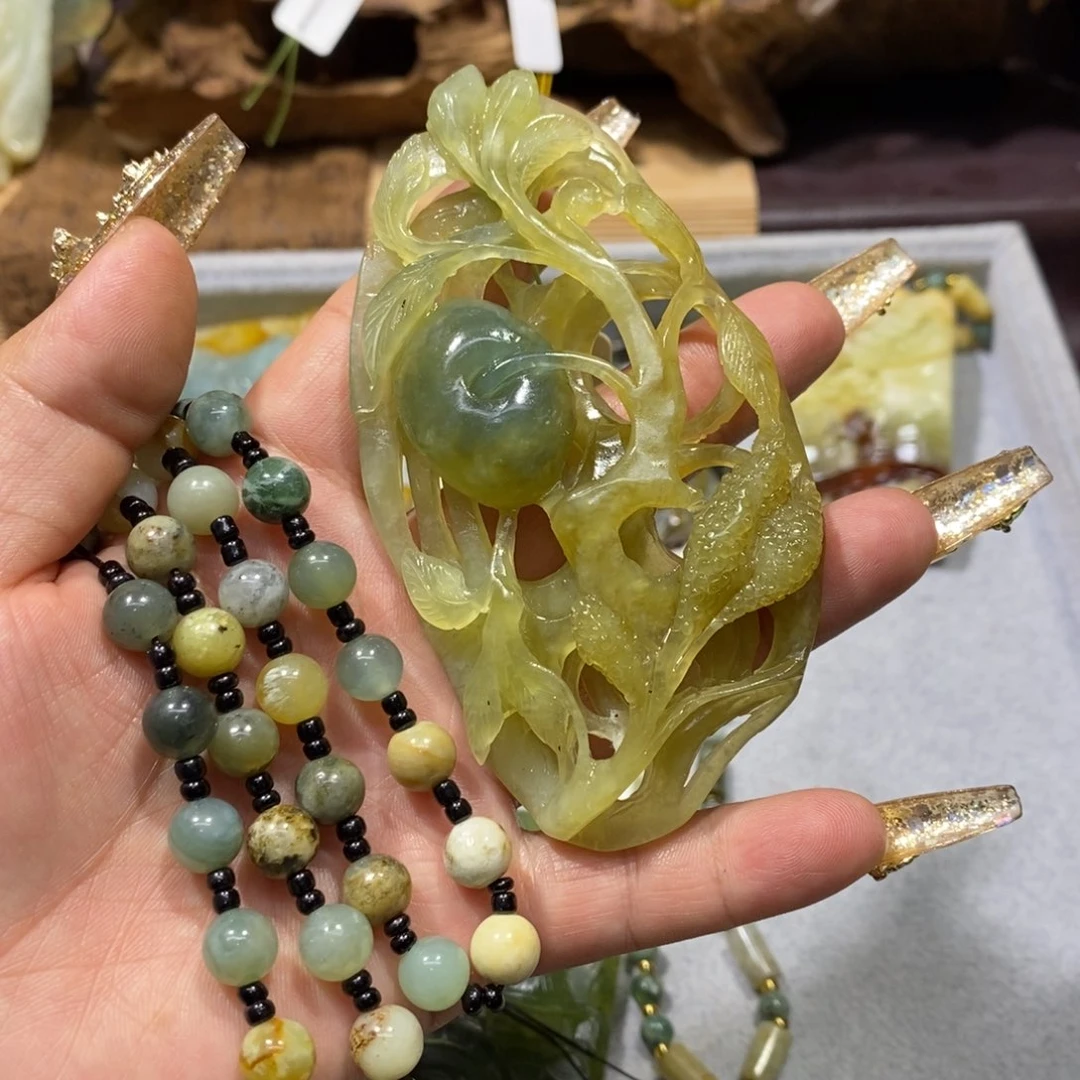 蛇纹石玉颈饰未镶嵌特*安