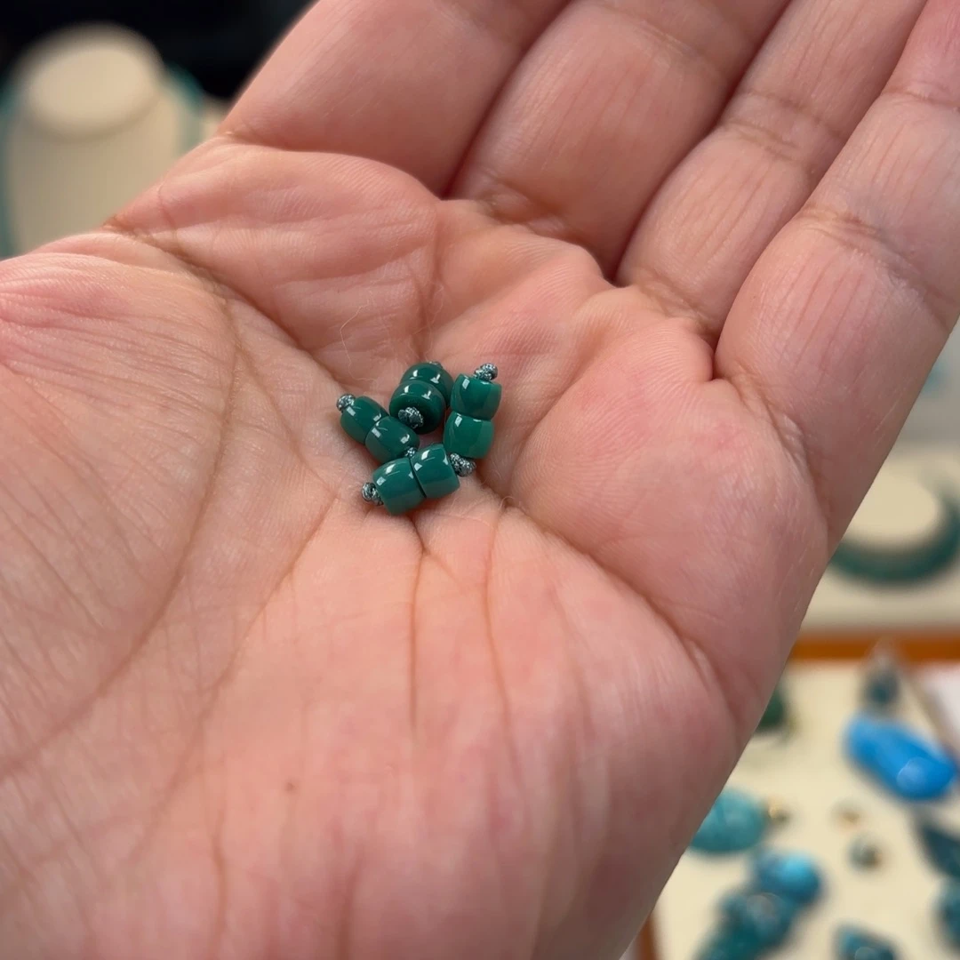 绿松石未镶嵌4mm直切对珠（四对）aa25w