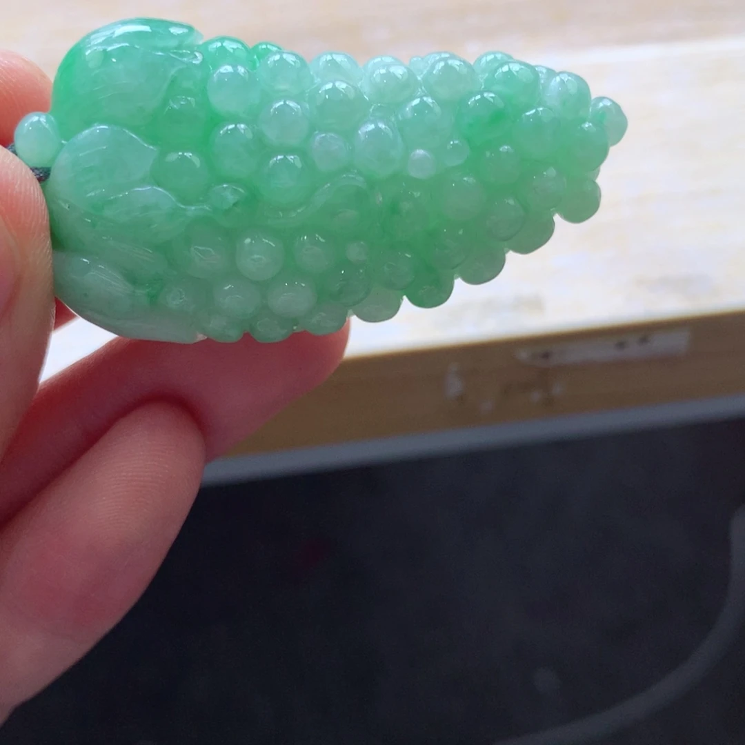 翡翠颈饰未镶嵌吊坠